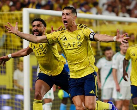 Ronaldo đáp trả cực gắt đồng nghiệp: Đừng đổ lỗi
