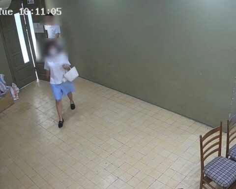 Chủ quán cafe nổi tiếng Hà Nội tố ekip thời trang lẻn vào nhà chụp ảnh: “Đang làm việc với công an”