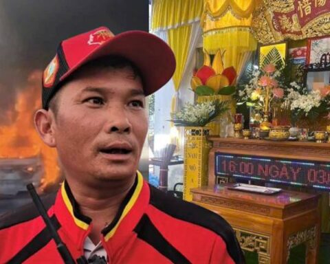 Vụ cháy ô tô qua lời kể của Đội trưởng SOS: “Dập lửa xong, thò tay vào mới biết có người, tôi day dứt không ngủ được”