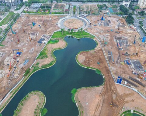 Noble West Lake Ha Noi: 12 tòa tháp 40 tầng thi công xuyên đêm, “đại công trường” lớn bậc nhất Tây Hồ Tây lộ diện