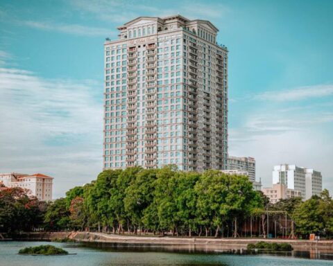 Tân Hoàng Minh đang làm gì tại phía Đông Hà Nội?