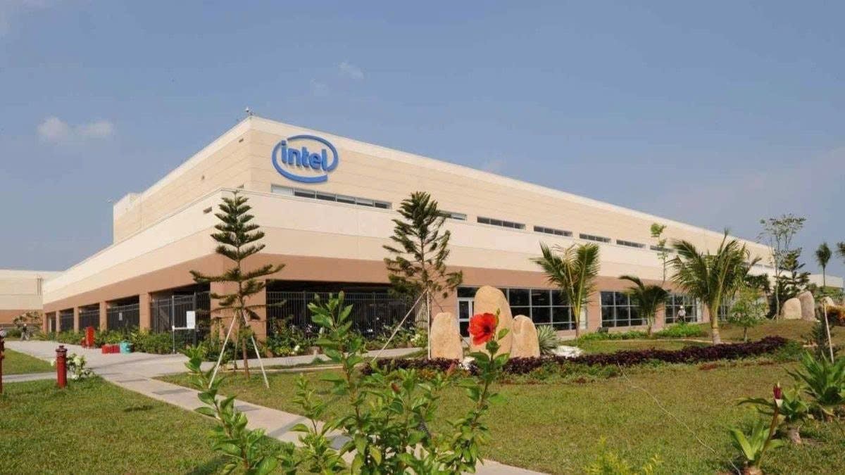 Xây nhà máy lắp ráp và kiểm định chip lớn nhất thế giới tại Việt Nam, đại bàng Mỹ tin tưởng chuyển giao 31 thiết bị quan trọng