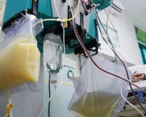 Người đàn ông 44 tuổi máu “trắng như sữa” vì 1 loại thịt và 1 đồ uống vạn người mê mỗi mùa hè
