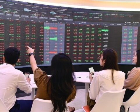 Thêm công ty chứng khoán hạ dự phóng VN-Index năm 2026