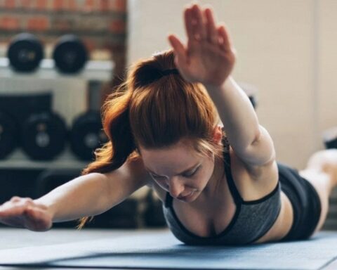 Chị em mê lưng trần quyến rũ như Chi Pu đừng bỏ qua 4 bài tập dưới đây!