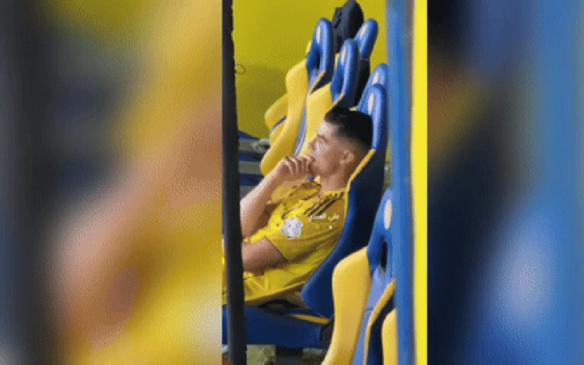Video: Ronaldo sụp đổ như sắp khóc