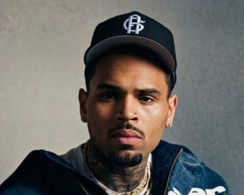 Chris Brown: Sa sút vì hành hung mỹ nhân tỷ phú, album chỉ xứng 1.3 điểm