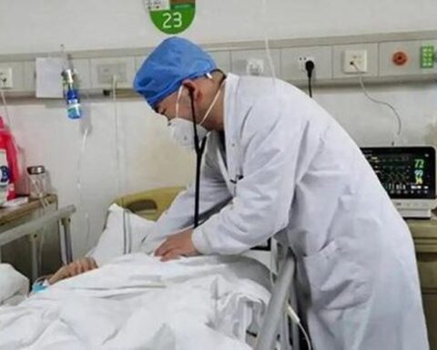 Người đàn ông 55 tuổi hỏng thận vì thường xuyên làm việc này trong bữa cơm