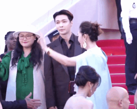 “Muối mặt” nhất Cannes ngày khai mạc: Trương Nghệ Hưng và dàn sao Cbiz vô danh bát nháo chỉ trỏ, ồn như cái chợ bị đuổi khỏi thảm đỏ!