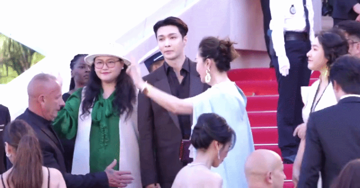 “Muối mặt” nhất Cannes ngày khai mạc: Trương Nghệ Hưng và dàn sao Cbiz vô danh bát nháo chỉ trỏ, ồn như cái chợ bị đuổi khỏi thảm đỏ!