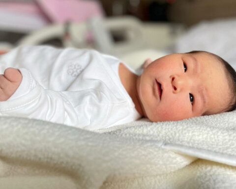 Một bà mẹ bàng hoàng khi biết mình có con đẻ vừa sinh năm ngoái mà không hề hay biết