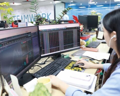 VN-Index ở vùng đỉnh mới, dòng tiền bước vào giai đoạn “khó tính”