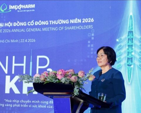 Vừa về tay ông lớn dược phẩm Trung Quốc, loạt lãnh đạo Imexpharm cùng bán ra lượng cổ phiếu