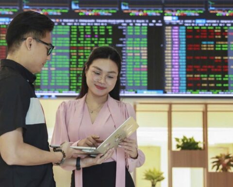 Chứng khoán ngày 12/5: Bluechip giúp VN-Index lấy lại mốc 1.900 điểm