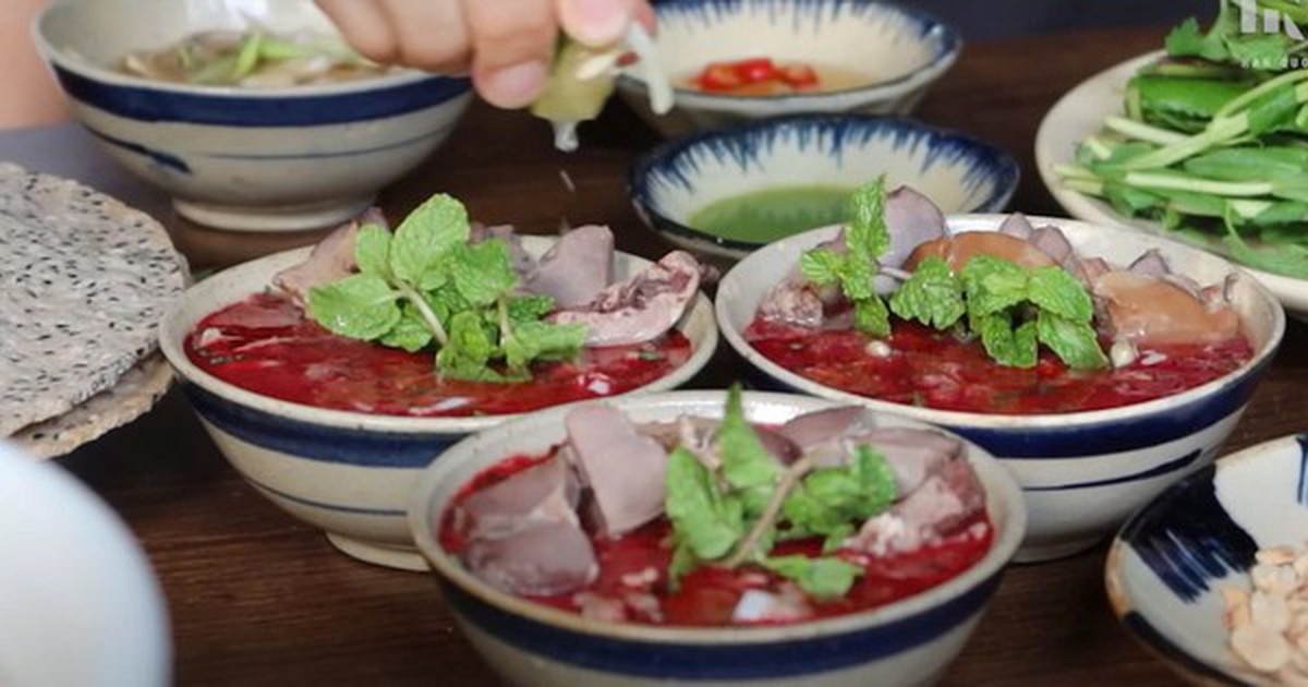 31 người nghi ngộ độc do ăn tiết canh vịt