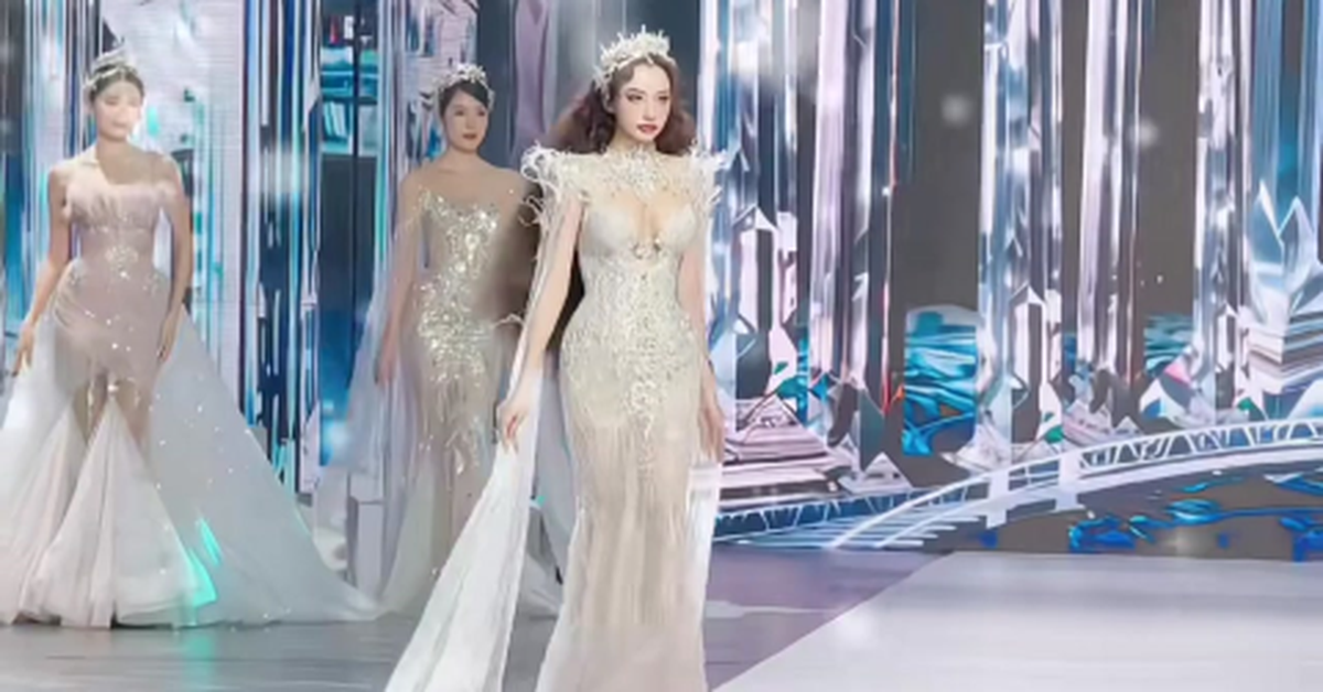 Hoa hậu Việt đầu tiên lọt top mỹ nhân đẹp nhất thế giới: Bị 1 NSND chê “hát quá tệ”, rời nước bỏ luôn nghề ca sĩ