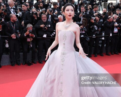 Mỹ nhân đẹp chấn động thế gian bùng nổ visual trên thảm đỏ Cannes