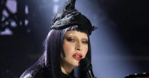 Lady Gaga gây sốc khi “đưa tang” công khai giữa phố