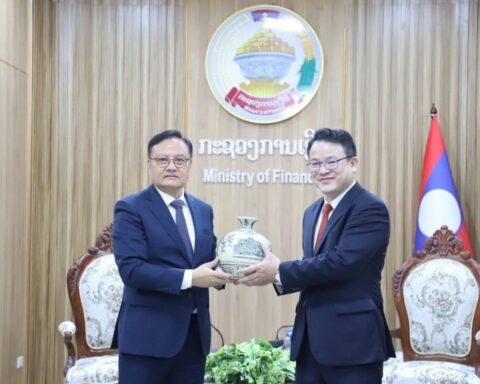 Thứ trưởng Trần Quốc Phương tiếp kiến Phó Thủ tướng Lào San-ti-phạp Phôm-vi-hẳn