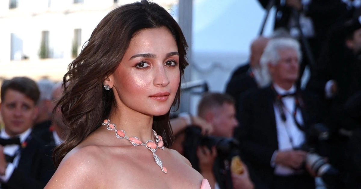 Số phận váy khỏa thân bị cấm ở Cannes