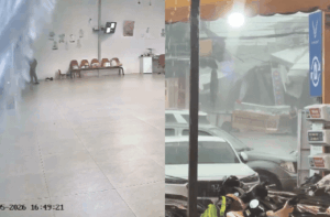 Kinh hoàng giông lốc ở Đắk Lắk: Tiệm vàng bị thổi bay hai tủ kính, chủ tiệm mất trắng cả tỷ đồng
