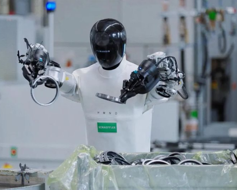 Kỷ nguyên Robot tự làm việc để chế tạo đồng loại, không cần con người để “duy trì nòi giống”, tham vọng đạt 100.000 cỗ máy trong nửa thập kỷ tới