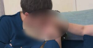“Lướt xem mà vừa run tay vừa tức nghẹn” – Đoạn clip này có gì mà khiến nhiều phụ huynh thảng thốt đến vậy?