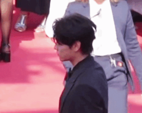 Mỹ nam “khó coi” nhất Cannes 2026 đây rồi: Mặt mũi lờ đờ ánh mắt thất thần trên thảm đỏ, càng nhìn càng nóng mắt