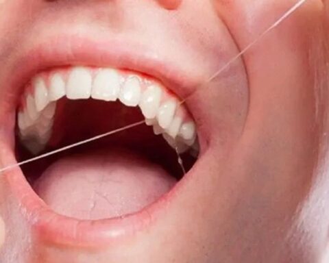 Lời khuyên cho những người sử dụng chỉ nha khoa hàng ngày