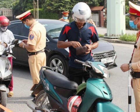 Không chỉ bị phạt tới 14 triệu đồng, người đi xe máy còn có thể mất xe nếu phạm lỗi này