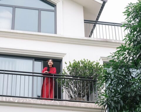 “MC đẹp nhất VTV” nghỉ việc ngay khi cưới thiếu gia kém tuổi: Ở biệt thự trắng xa hoa, hạ sinh quý tử cho gia tộc