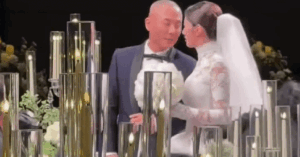 Đang bùng nổ drama tại đám cưới nữ ca sĩ hạng A: Cô dâu bị tố cùng các chị em cô lập triệt để bạn thân xinh nhất hội