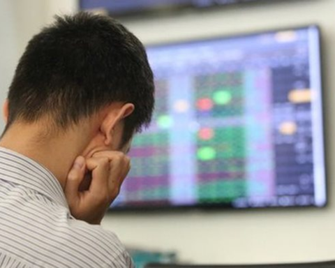 Một nghịch lý đang diễn ra khi VN-Index trên đỉnh lịch sử