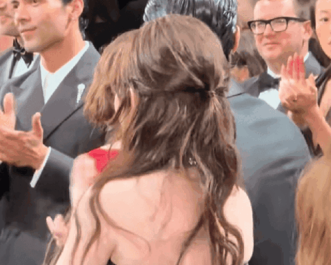 Nhìn mỹ nhân này ở thảm đỏ Cannes mới hiểu sexy tột độ là gì