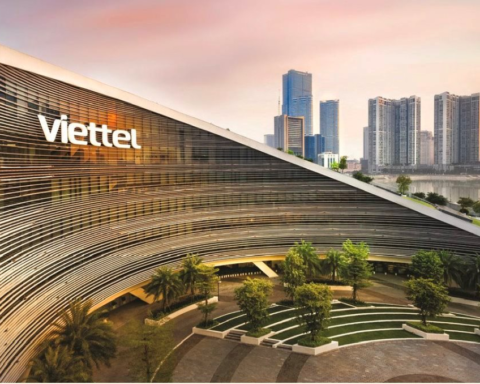 Cổ phiếu “họ” Viettel bất ngờ nổi sóng, loạt mã tăng kịch trần