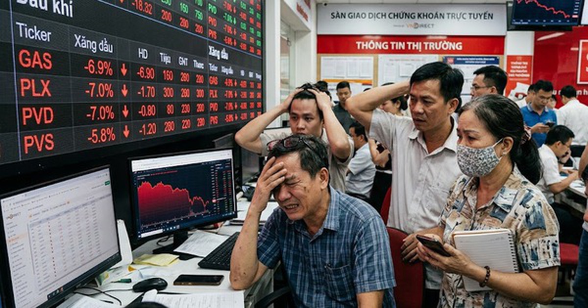 Nhà đầu tư cá nhân lại “đu đỉnh” khi hàng loạt cổ phiếu dầu khí nằm sàn