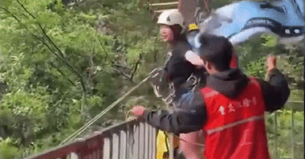 Trung Quốc: Lộ lỗ hổng quản lý sau vụ tai nạn ‘xích đu thác nước’ mạo hiểm