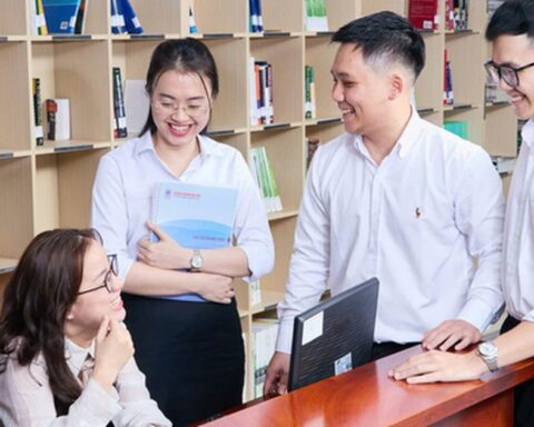 Lần đầu tiên HoSE mở cửa đón nhà đầu tư tham quan, học chứng khoán miễn phí