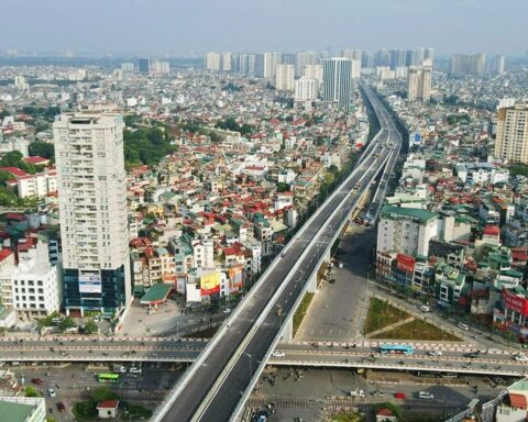 Tuyến đường 10.000 tỷ do doanh nghiệp của tỷ phú Phạm Nhật Vượng xây dựng, sở hữu công nghệ chưa từng có trong ngành xây dựng tại Việt Nam