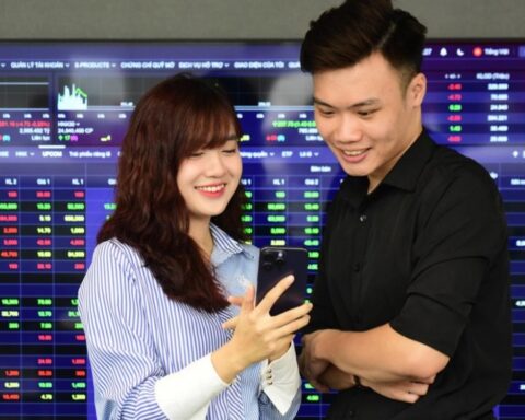 Chứng khoán ngày 19/5: Áp lực bán tại nhóm cổ phiếu vốn hóa, VN-Index có phiên điều chỉnh