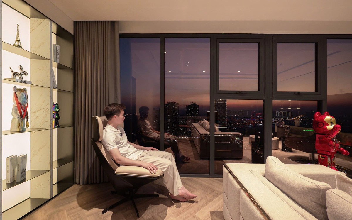 Bên trong căn hộ 120m2 của Hoàng Đức ở Hà Nội: View ngắm trọn sân Mỹ Đình, có cả thú chơi “ngốn tiền”