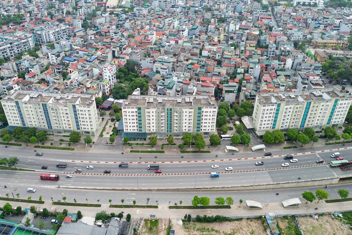 Cận cảnh nơi ở mới của các hộ dân rời ven sông Hồng để xây cầu