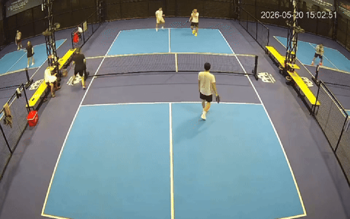 Xôn xao clip người đàn ông đánh hỏng bóng vung vợt pickleball “tác động vật lý” đối thủ
