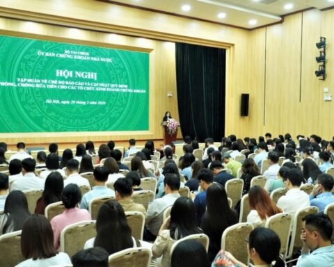 Tập huấn chế độ báo cáo phòng, chống rửa tiền cho các tổ chức kinh doanh chứng khoán