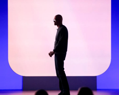 Sa thải 8.750 nhân sự, CEO Satya Nadella đi viết code: Gã khổng lồ 3.000 tỷ USD Microsoft “vã mồ hôi” khi mất 357 tỷ USD trong 1 phiên