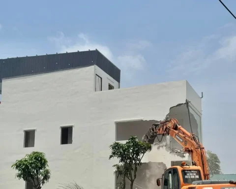 Hà Nội: Cưỡng chế phá dỡ loạt nhà xưởng trên đất nông nghiệp