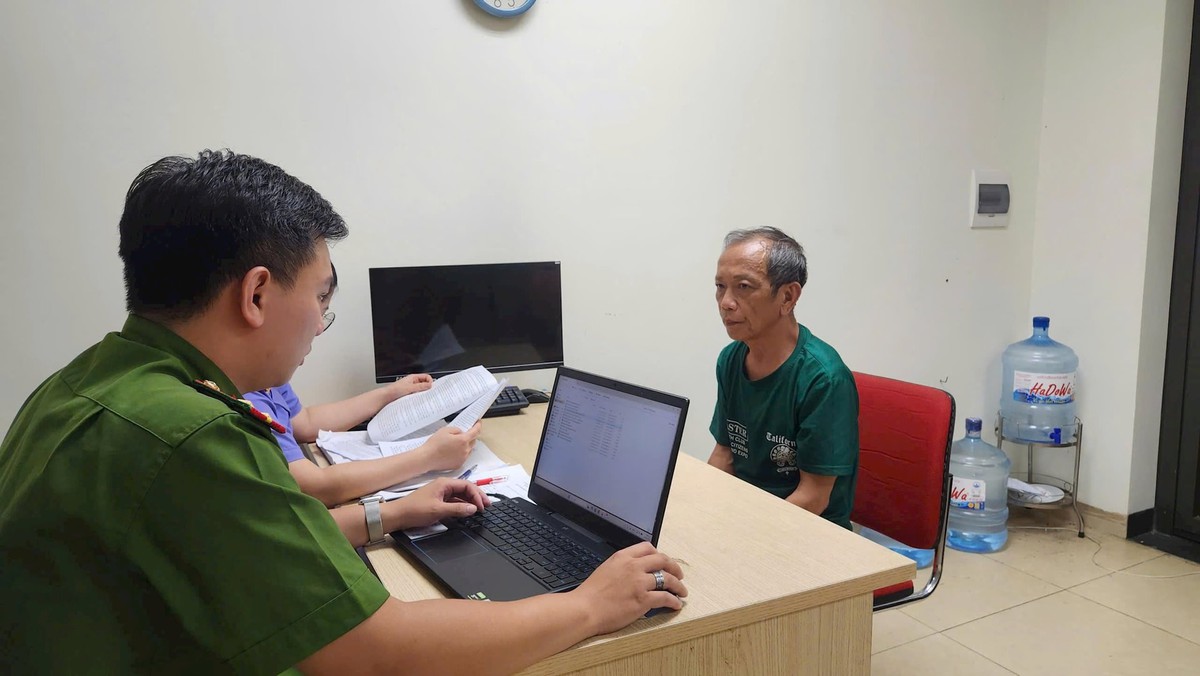 Phát hiện loạt giao dịch lên tới gần 100 tỷ đồng: Công an điều tra một người đàn ông ở Hà Nội