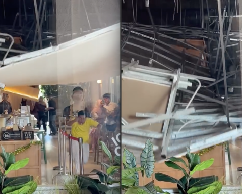 Video: Trần nhà 1 quán cà phê bất ngờ đổ sập, khách hàng hoảng loạn tháo chạy còn cư dân mạng không ngừng lo lắng