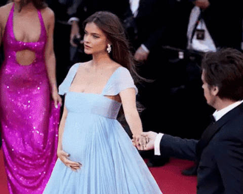 Đây chính là bà bầu đẹp nhất Cannes, đến mức được sánh với thiên thần