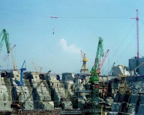 Thu hồi 62.000ha đất và di dời 1,4 triệu dân vì công trình lớn nhất thế giới trị giá 37 tỷ USD, công nghệ xây dựng đằng sau gây choáng